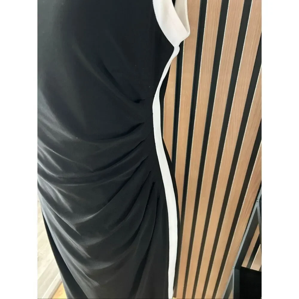 Ralph Lauren Black and white short dress sleeveless with the white trim size 10